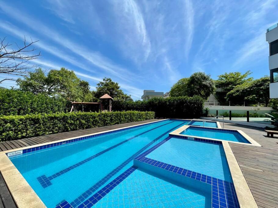 Apartamento Amplo Ao Lado Do Mar Com Piscina Incrivel Florianópolis
